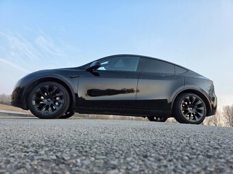 Tesla Model Y Long Range AWD Dual Motor 09/2022 - 7