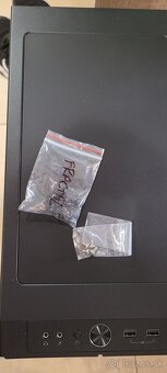 Predám Fractal Design Define C - 7