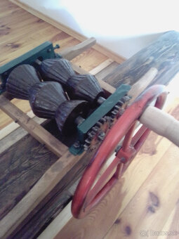 Starožitný mlyn na hrozno - 7