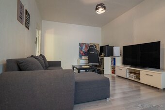 2 IZBOVÝ BYT 65m² S BALKÓNOM na HLINY 8 - 7