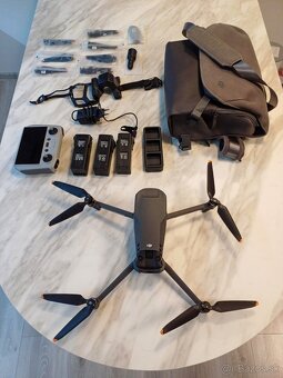 DJI Mavic 3 Classic (Fly More Combo) - 7