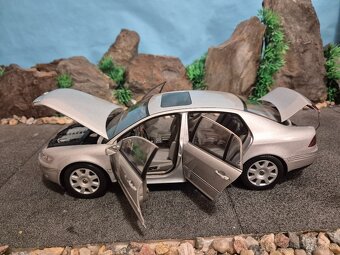 Prodám model 1:18 Volkswagen phaeton 2002 - 7