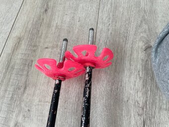 Lyže Atomic 157cm a palice - 7