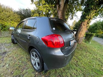 Auris 1.6 93kw 2009 nová STK - 7