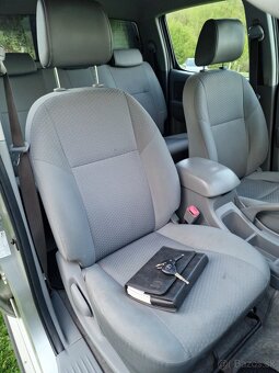 Toyota Hilux 2.5 D-4D 4X4 UZÁVIERKA - 7