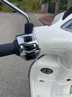 Skúter Vespa primavera Sprint 125 - 7