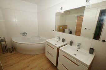 Luxusný 4i -byt s vnútorným parkovaním novostavba / Centrum - 7