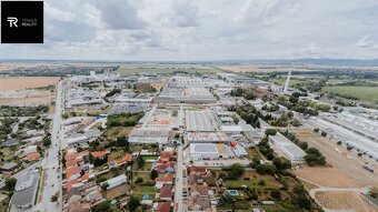 Moderný a Komerčný areál na predaj - možnosť rozdeliť na čas - 7