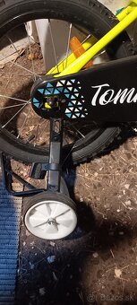 Bicykel s pomocnymi kolieskami - 7
