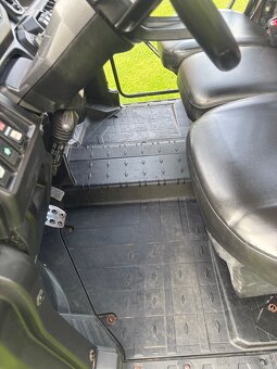 CAN - AM Traxter - 7