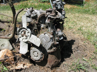 Fiat polsky 125P diely a motor predám - 7