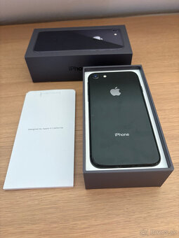 iPhone 8 64GB čierny, nabíjačka - 7