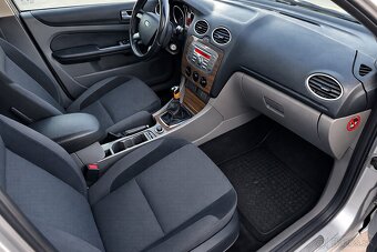 Ford Focus Combi Ghia 1.6 TDCI
r.v. 6/2008 - 7