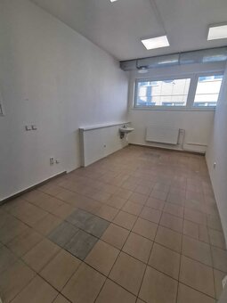 Prenájom kancelárskych priestorov v OD Prior v širšom centre - 7