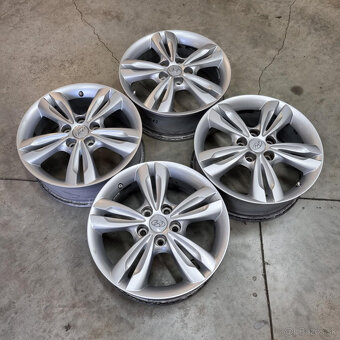 Hyundai disky 5x114,3 R17 6,5J ET45 - 7