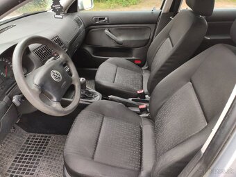 Golf 4 1.4 16V 55kW 244 661 km - 7