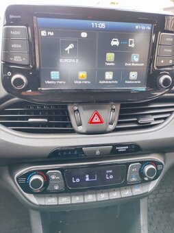 Hyundai i30 1,6 CRDi automat - 7