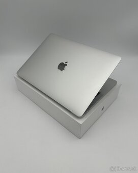 MacBook Air 13" M1 8/512GB Silver + ZÁRUKA - 7