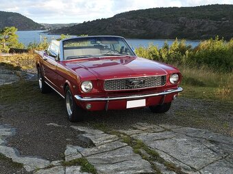 Ford Mustang Cabriolet z roku 1966 - 7