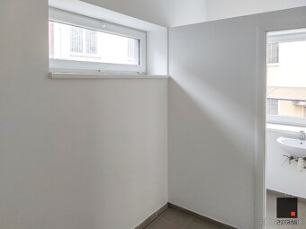ATRAKTÍVNY PRIESTOR NA OBCHOD, KLIENTSKÉ CENTRUM ALEBO KANCE - 7