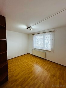 Priestranný 3-izbový byt v Starej Ľubovni - 7