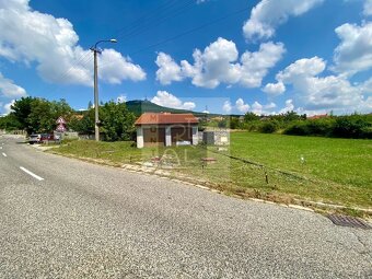 NA PREDAJ STAVEBNÝ POZEMOK NITRA - ZOBOR, HORNOZOBORSKÁ UL. - 7