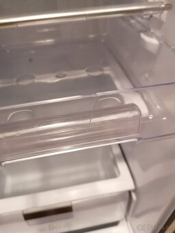 monoklimatická chladnička SAMSUNG RR35H6165SS/EO - 7