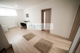 PREDÁM 4- IZBOVÚ NOVOSTAVBU S GARÁŽOU NOVÉ ZÁMKY - 7