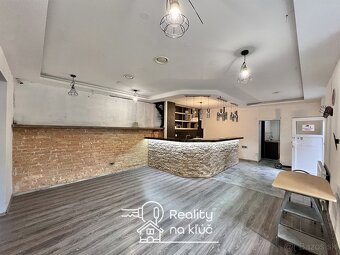 Na prenájom obchodný priestor s terasou v centre mesta NZ - 7