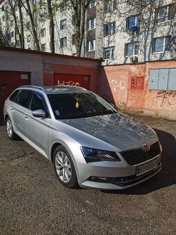 Predám Škodu Superb combi 2.0 TDI Style - 7