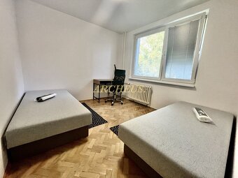 3 IZBOVÝ BYT UL.Ľ.OKÁNIKA, NITRA - CHRENOVÁ 1 - 7