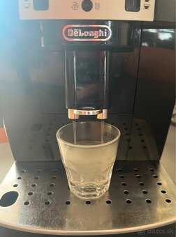Automatický kávovar Delonghi Magnifica S ECAM 22.110 - 7