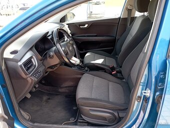Kia Stonic 1,2i  62kW, M6 r.2021 - 7
