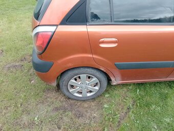 Kia Rio - 7