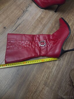 Červené dámske zimné čižmy na podpätku č. 39 - 7