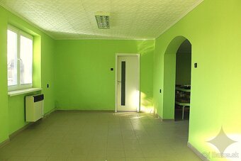 Čiastočne zrekonštruovaný rodinný dom v obci Dolinka - 7
