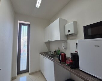 Prenájom kancelárie 32m2 s parkovaním v centre Prešova - 7