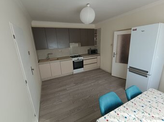 Na predaj ponúkam poschodový dom - 7