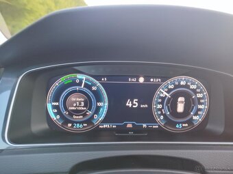 Predám VW e-Golf, 2018, plná výbava, super stav - 7