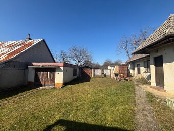 5 izbový rodinný dom s veľkým pozemkom 3826m2 v kľudnej ulič - 7