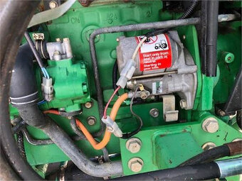 Traktor John Deere 790 - 7
