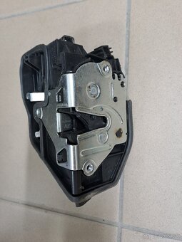 Bmw f11 sťahovačka,kĺučka,zámok,sklá zadné ĺavé dvere - 7
