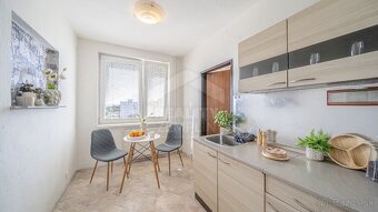 4i chyžka na Hollého ulici - 7