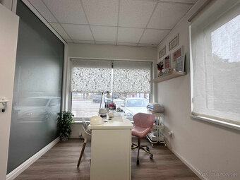 Na prenájom kompletne zariadený a funkčný salón manikúry a p - 7