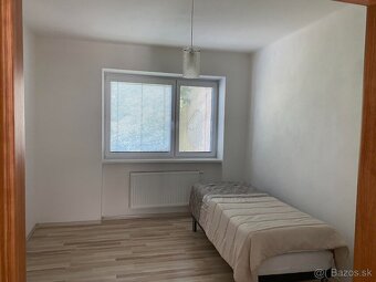 Predaj priestranný 3-izbový byt - 7