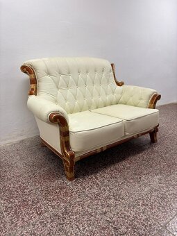 CHESTERFIELD ŠTÝL,HRUBOKOŽENÁ ,KOMB.S DREVOM - 7
