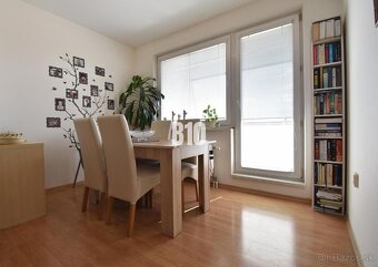 REZERVOVANÉ Zrekonštruovaný 3 izbový byt, 2x loggia - Vlčinc - 7