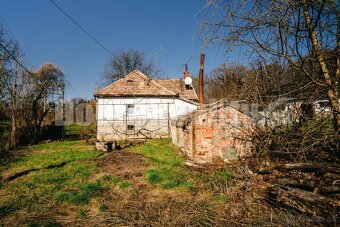 PREDAJ: Stavebný pozemok so starším rodinným domom v Halíči, - 7