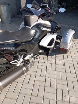 Can am spyder - 7
