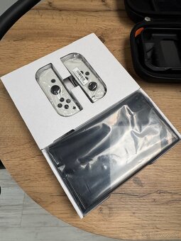 Nintendo Switch OLED - 7